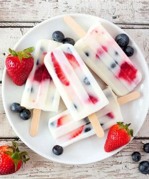 Healthy Red White and Blue Popsicles